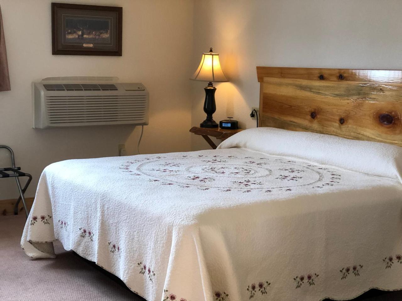 Yellowstone Village Inn And Suites Gardiner Luaran gambar